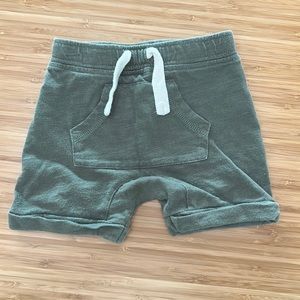 Rylee and Cru Front Pouch Short - 6-12 months - Green